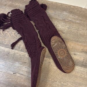 NEW UGG Fringed Cozy Slipper Socks -Burgundy